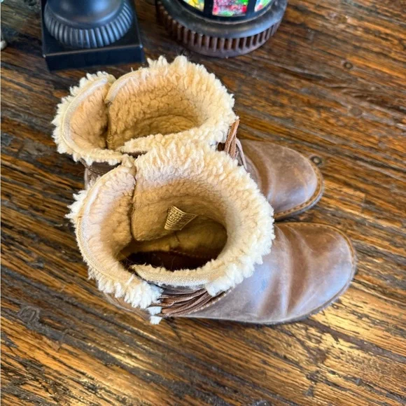 Ugg Cozy Shearling-Lined Ankle Brown Boots Lace Up Caspia Cozy - Picture 5 of 16